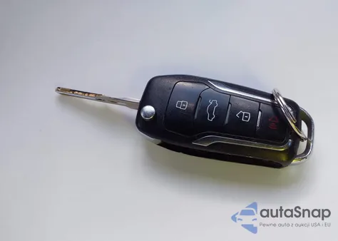 2011 Nissan Versa 1.8S из США, поврежденный, VIN 3N1BC1CP4BL409299